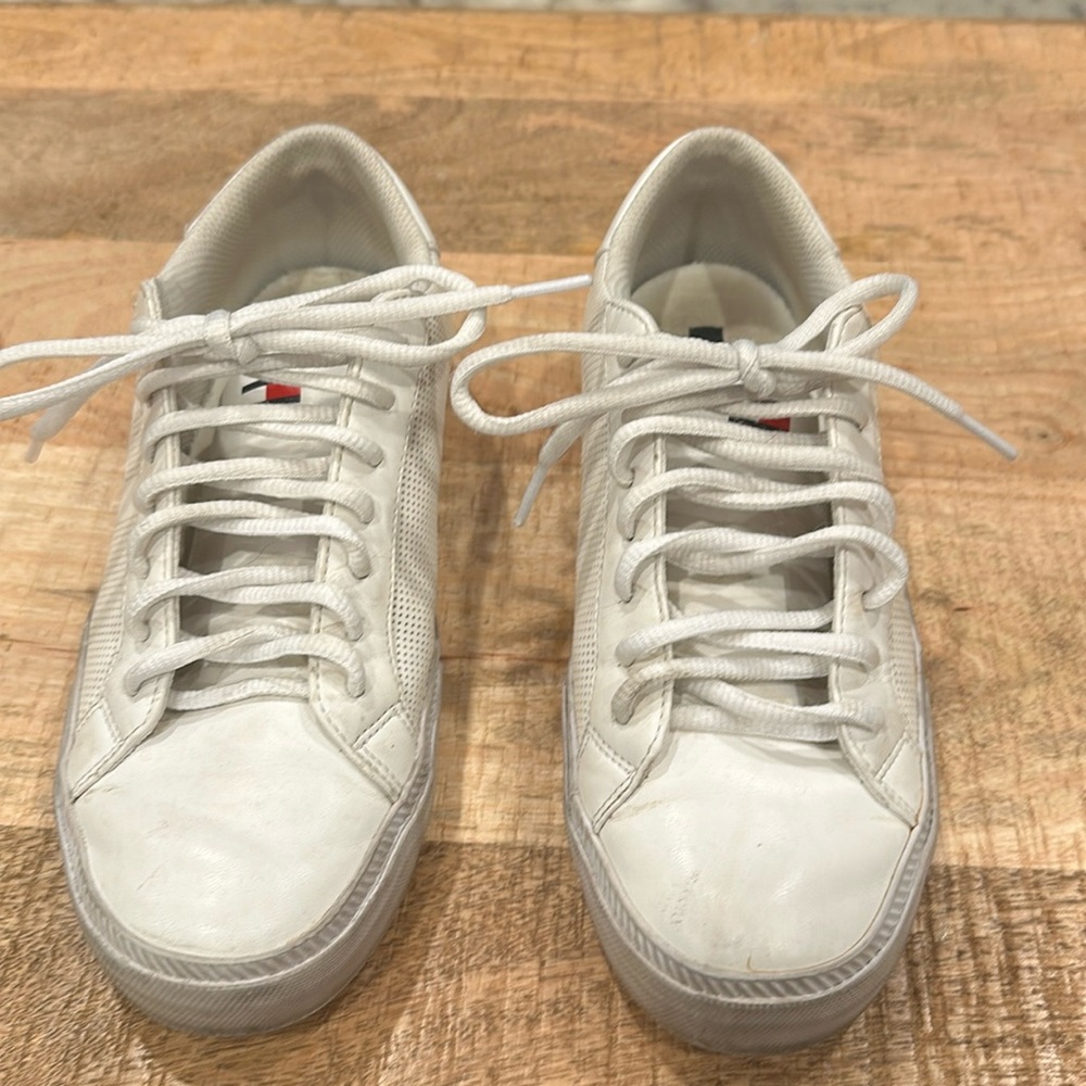 Tommy Hilfiger white sneakers size 7M
